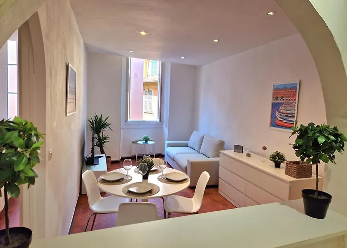 Sublime Appartement 4P Classe Dans Le Vieux-Nice