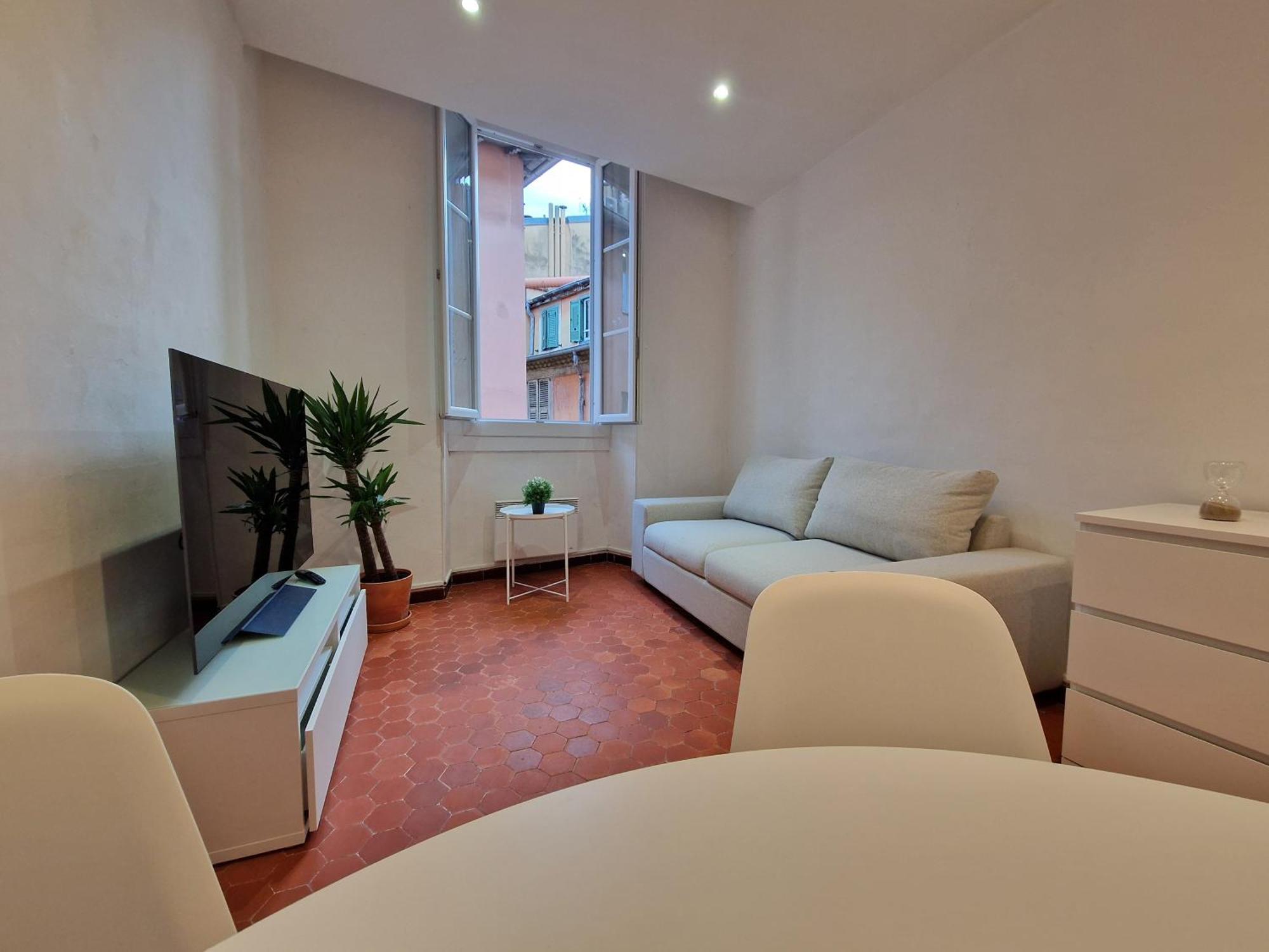 Appartement Sublime 4p Classe Dans Le Vieux-nice *